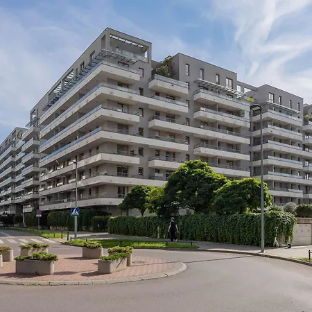 Appartement Air-conditioned With Parking Warsaw's Wola District By Renters