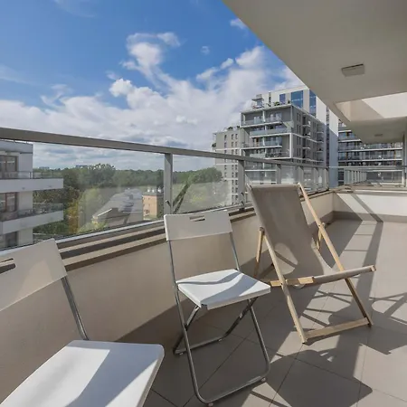 Air-conditioned With Parking Warsaw's Wola District By Renters Appartement Warschau