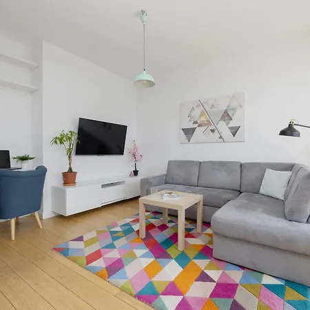 Apartman Air-conditioned With Parking Warsaw's Wola District By Renters