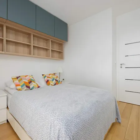 Air-conditioned With Parking Warsaw's Wola District By Renters *