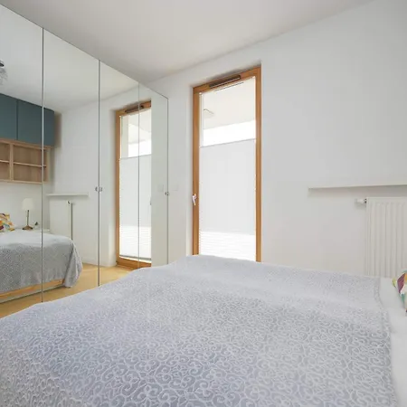 Air-conditioned With Parking Warsaw's Wola District By Renters *