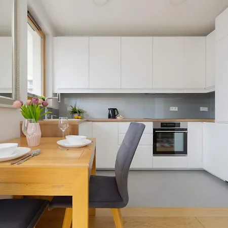 Apartman Air-conditioned With Parking Warsaw's Wola District By Renters
