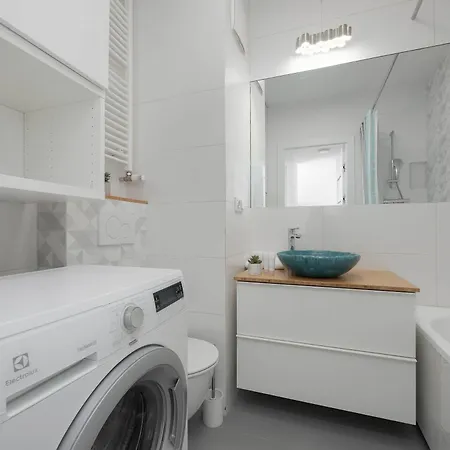 Air-conditioned With Parking Warsaw's Wola District By Renters *