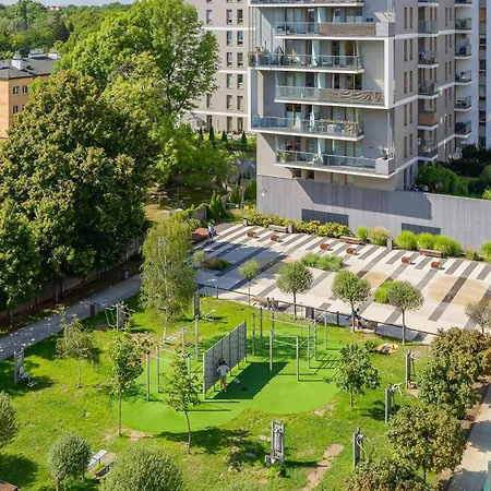 Appartement Air-conditioned With Parking Warsaw's Wola District By Renters