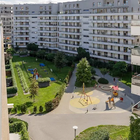 Appartement Air-conditioned With Parking Warsaw's Wola District By Renters Warschau